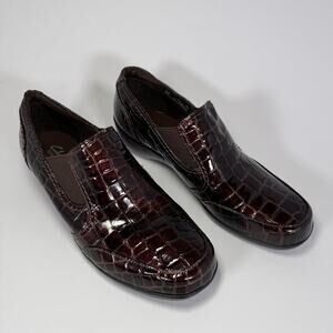 Clarks Crocodile Embossed Print Bendables Brown Loafer 36844 Women Size 8.5